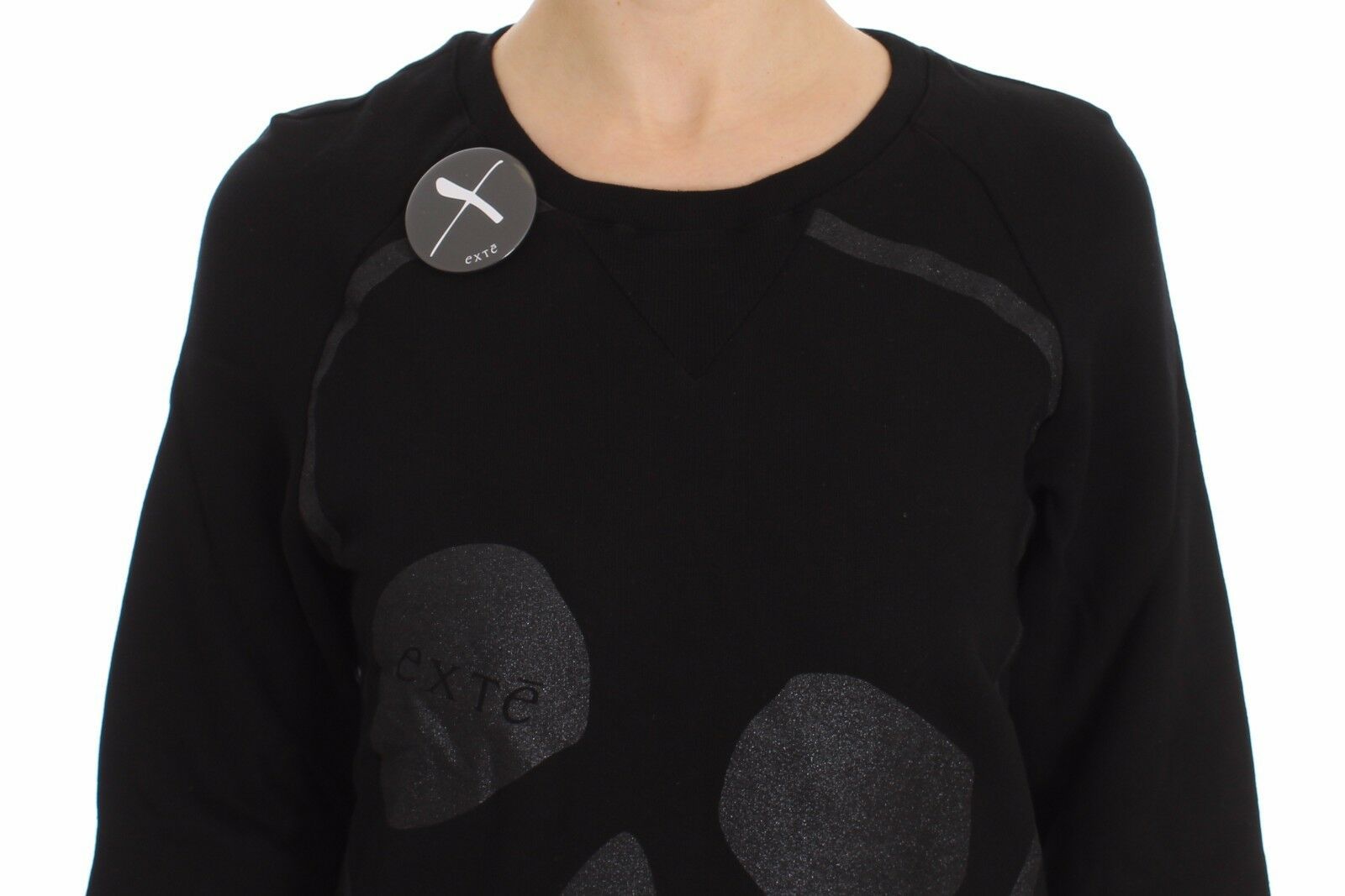 1480093.jpg Chic Skull Motif Crew-Neck Cotton Sweater - Image 4
