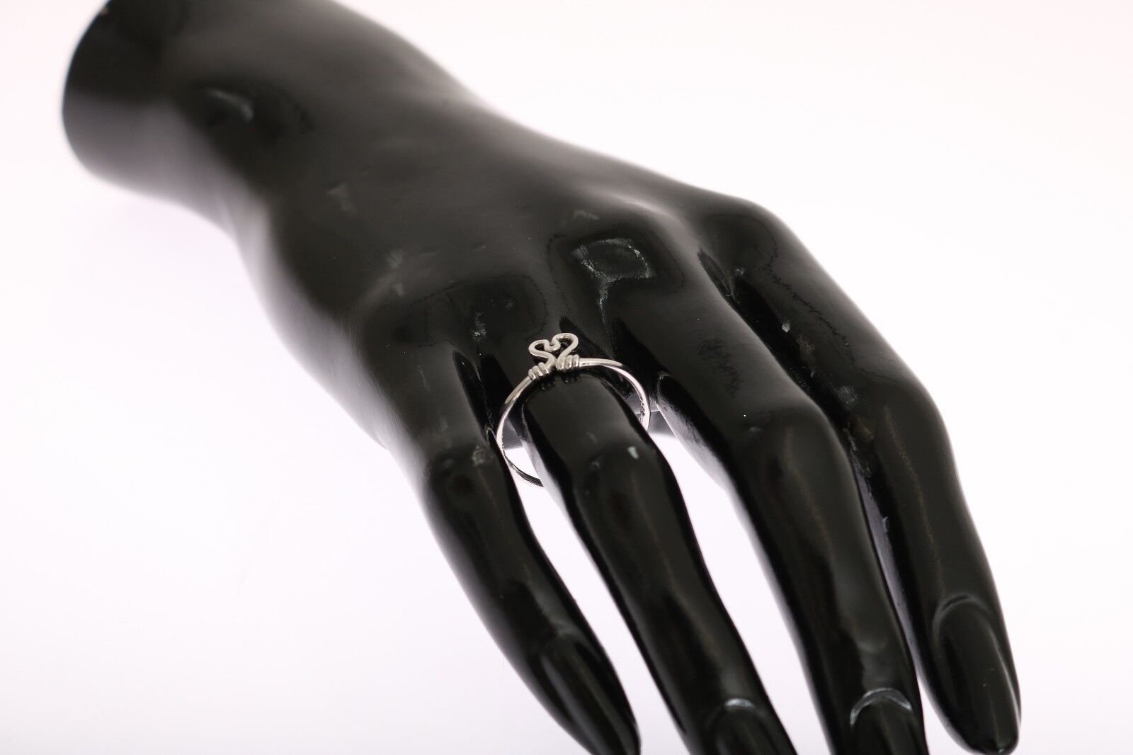 1552539.jpg Chic Silver Statement Ring - Image 4