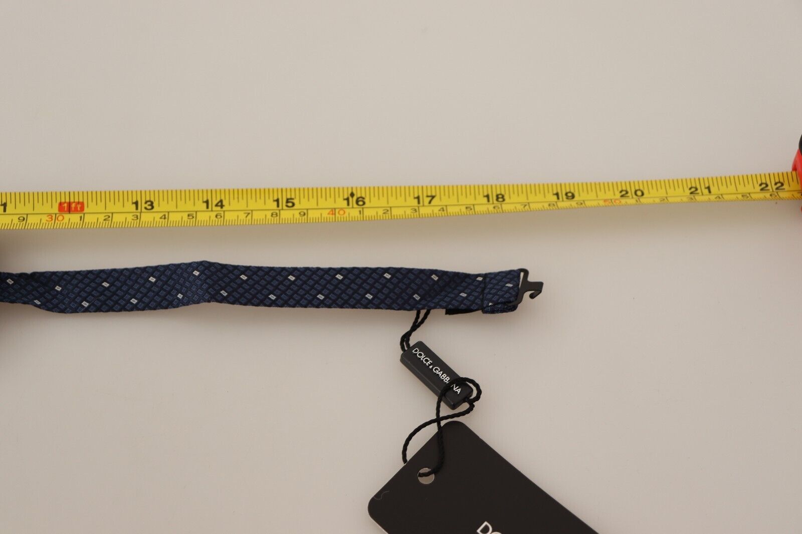 1579784.jpg Elegant Silk Bow Tie in Dark Blue - Image 4