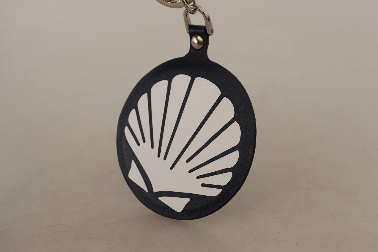 1606569.jpg Chic Black Leather Keychain with Silver Accents - Image 2