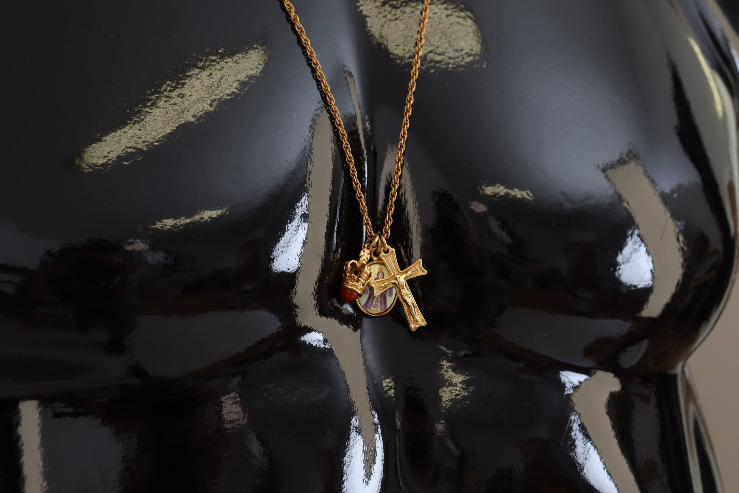 4084895.jpg Elegant Gold Tone Charm Necklace with Cross Pendant - Image 3