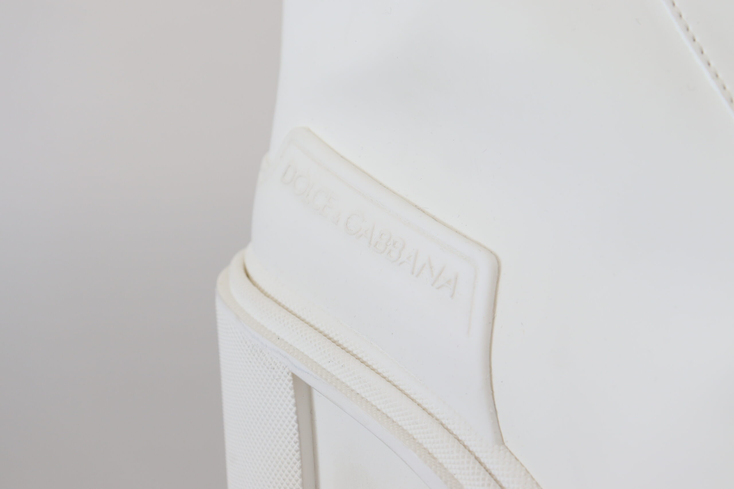 4204195.jpg Elegant White Leather Knee Boots - Image 6