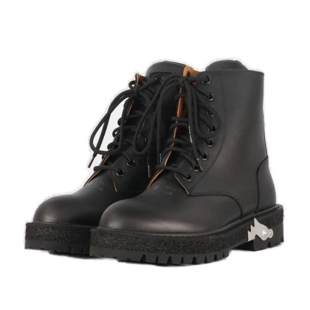 Screenshot Sleek Black Leather Ankle Boots - Image 2